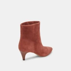 Dolce Vita DEE BOOTIES CINNAMON SUEDE -Fashion Shoe Store DOLCEVITA BOOTS DEE CINNAMONSUEDE 03 2c6cff1a d9a0 4439 aff2 6dba916078cd