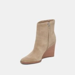 Dolce Vita SUSANN BOOTIES ALMOND SUEDE -Fashion Shoe Store DOLCEVITA BOOTS SUSANN ALMONDSUEDE 08 946125cc 6c83 4e70 bd22 a0cf921a41e6