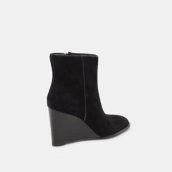 Dolce Vita SUSANN WIDE BOOTIES ONYX SUEDE -Fashion Shoe Store DOLCEVITA BOOTS SUSANN ONYXSUEDE 03 cffe339f ad15 4b29 af88 9e97b3cbc319
