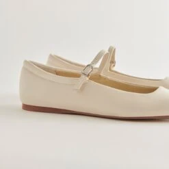 REYES BALLET FLATS IVORY LEATHER 21 REYES BALLET FLATS IVORY LEATHER -Fashion Shoe Store DOLCEVITA FLATS REYES IVORYLEATHER 4 c3fff0c4 c849 49b6 89d2 618fcc5eab88