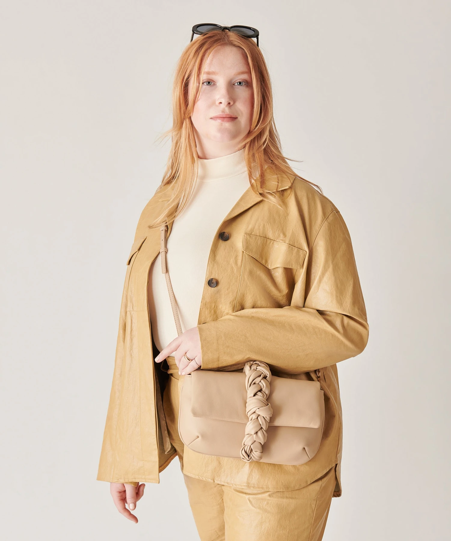 CARA CLUTCH DUNE SOFT NAPPA LEATHER 6 CARA CLUTCH DUNE SOFT NAPPA LEATHER - Image 4