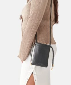 EVIE PHONE POUCH BLACK LEATHER -Fashion Shoe Store DOLCEVITA HANDBAGS EVIE BLACK PEBBLE 04