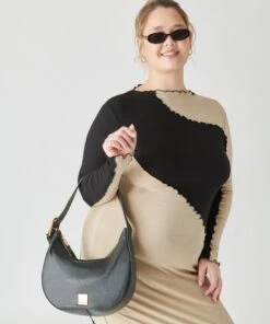 Dolce Vita LANEE SHOULDER BAG BLACK ROYAL LEATHER -Fashion Shoe Store DOLCEVITA HANDBAGS LANE BLACK 2 711954d4 32a2 482f a4df 5565b75f3ca1