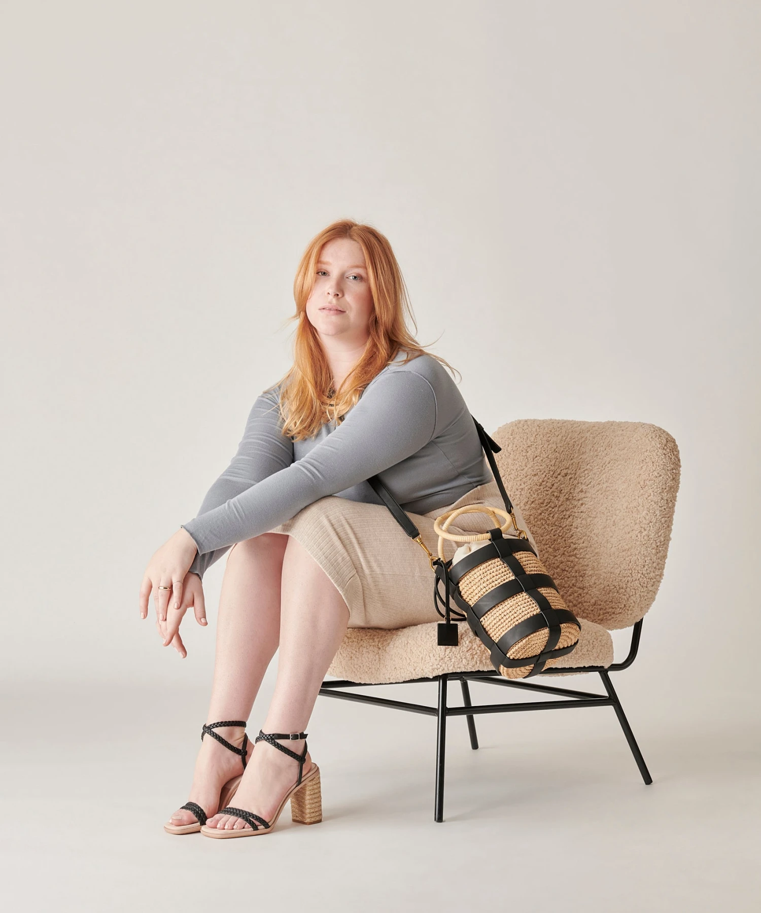 SHAENA BUCKET BAG BLACK NATURAL RAFFIA 8 SHAENA BUCKET BAG BLACK NATURAL RAFFIA - Image 6