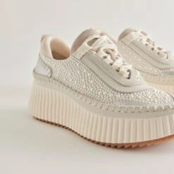 Dolce Vita DOLEN PEARL SNEAKERS VANILLA PEARLS 23 Dolce Vita DOLEN PEARL SNEAKERS VANILLA PEARLS -Fashion Shoe Store DOLCEVITA SNEAKERS DOLENPEARL VANILLAPEARLS 4